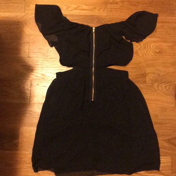 Perfect LBD - Picture 3 of 4